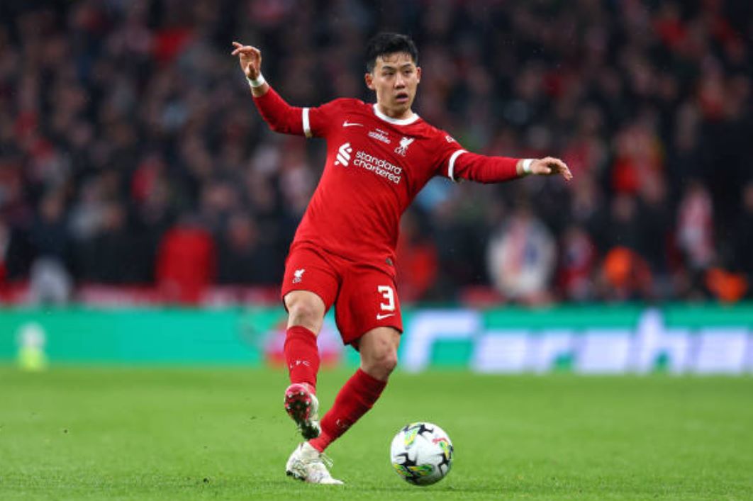 Liverpool từ chối bán Endo với giá 11.8 triệu bảng.